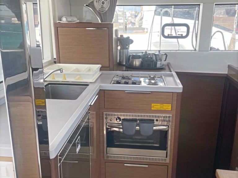 Wynajmij Lagoon Lagoon 40/4 cab w Paros (wyspa)