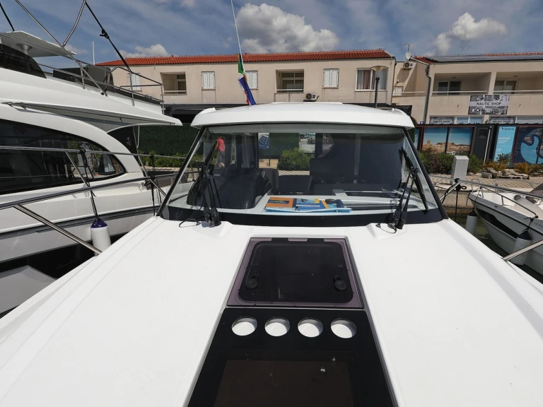 Wynajem Motorówka w Biograd na Moru - Bénéteau Antares 9 OB