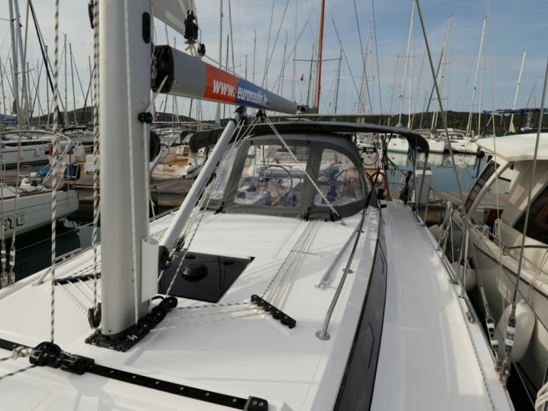 Wynajem Żaglowiec w Biograd na Moru - Bavaria Bavaria C38