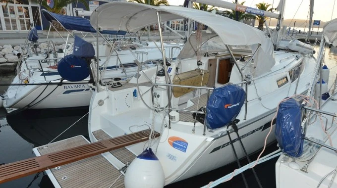 Wynajem łodzi Biograd na Moru tanio Cruiser 33