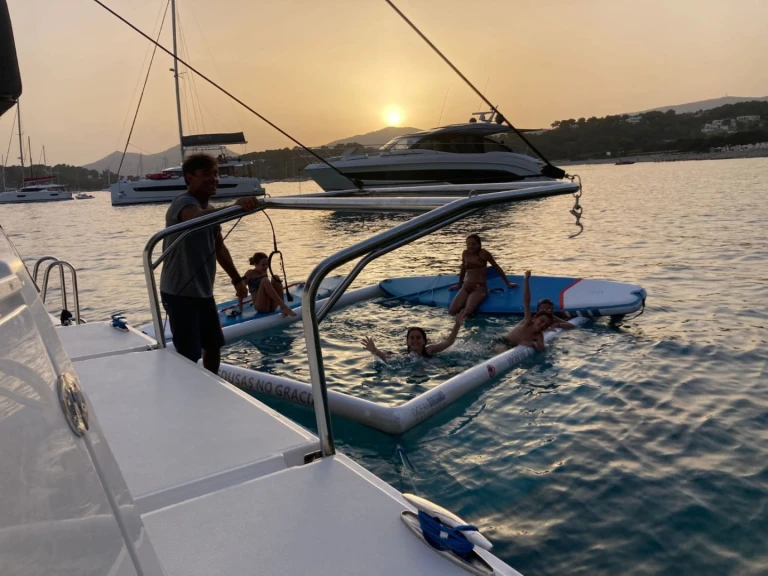 Bali Bali 4.6 między profesjonalistami a osobami prywatnymi w Ibiza Magna