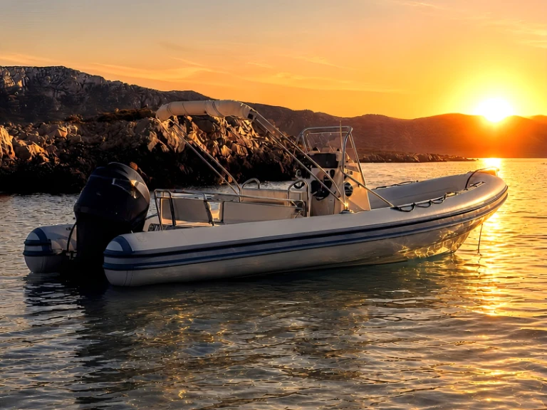 Wynajmij Łódż półsztywna z lub bez skippera Joker Boat w Bormes-les-Mimosas