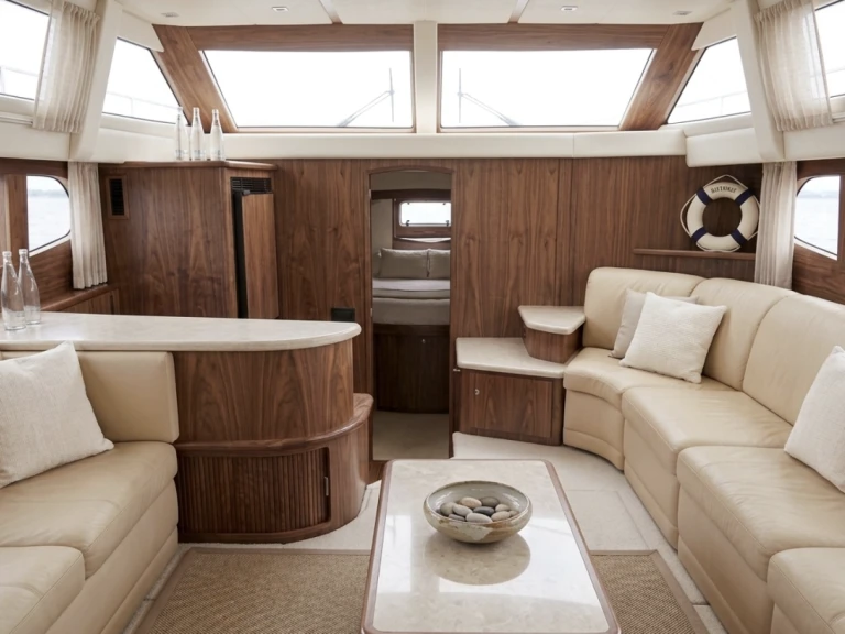 Carver 396 między profesjonalistami a osobami prywatnymi w Port d'Alcudia