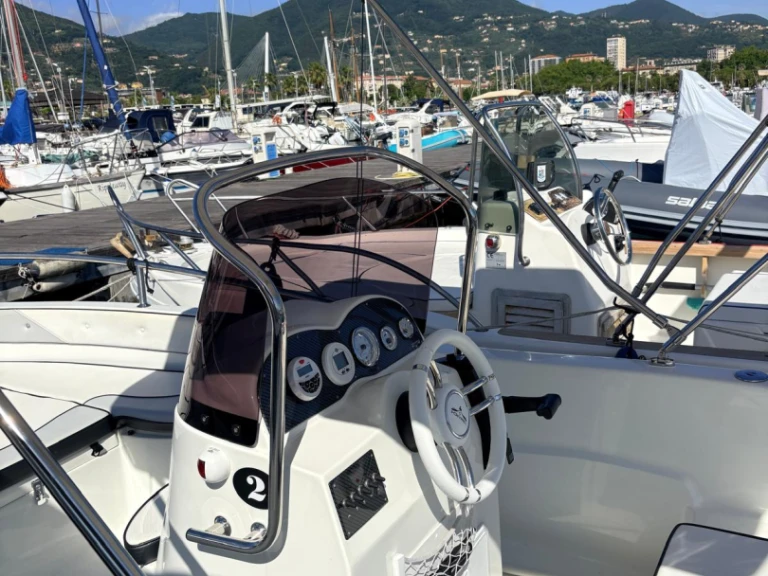 Wynajmij Motorówka z lub bez skippera Trimarchi w La Spezia