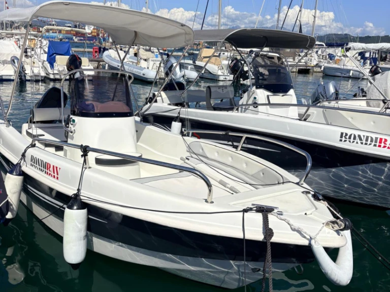 Wynajem Motorówka Trimarchi z patentem 