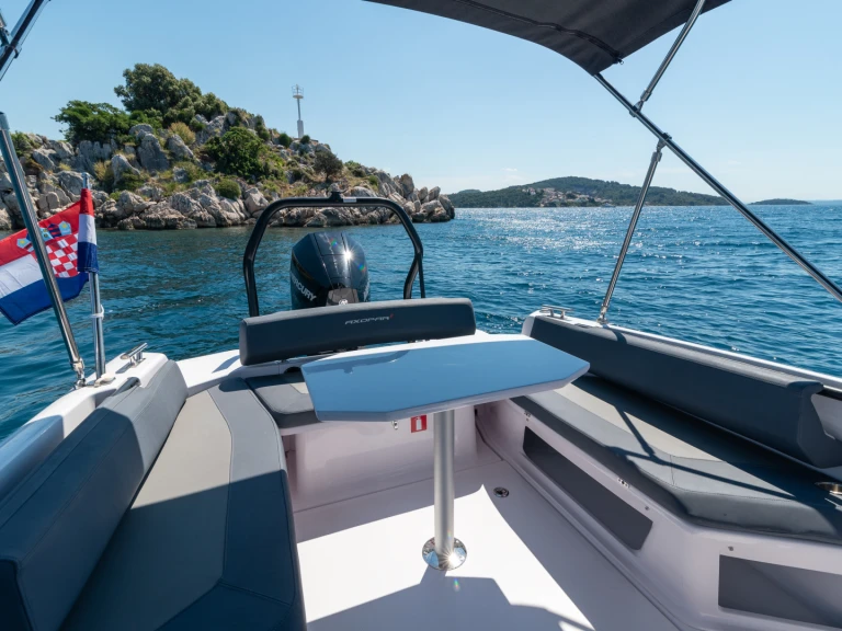 Wynajem Motorówka w Trogir - Axopar 22 Spyder