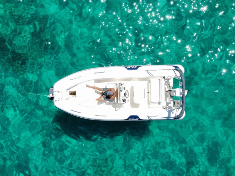 Wynajem łodzi Quicksilver Activ 595 Cruiser w Porto San Paolo na SamBoat 