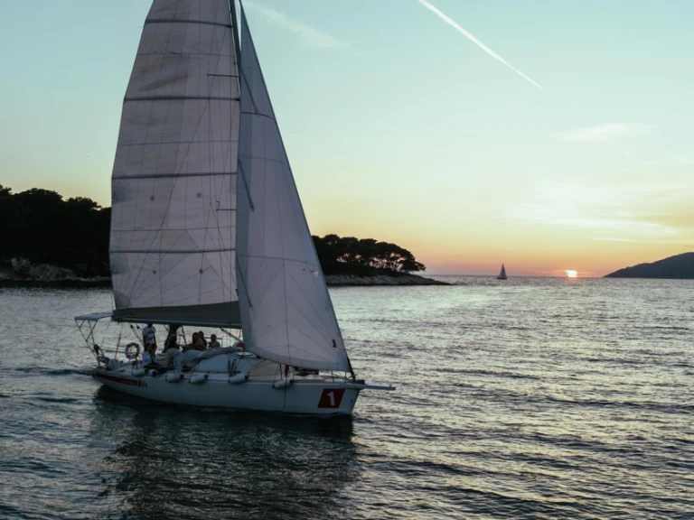 Wynajem łodzi Hvar tanio Jod 35