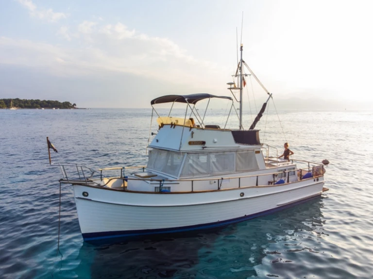 Wynajem łodzi Cannes tanio Grand Banks 36 Classic