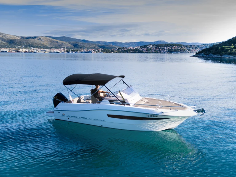 Wynajem łodzi Atlantic 690 sun cruiser w Marina Okrug Gornji na SamBoat 