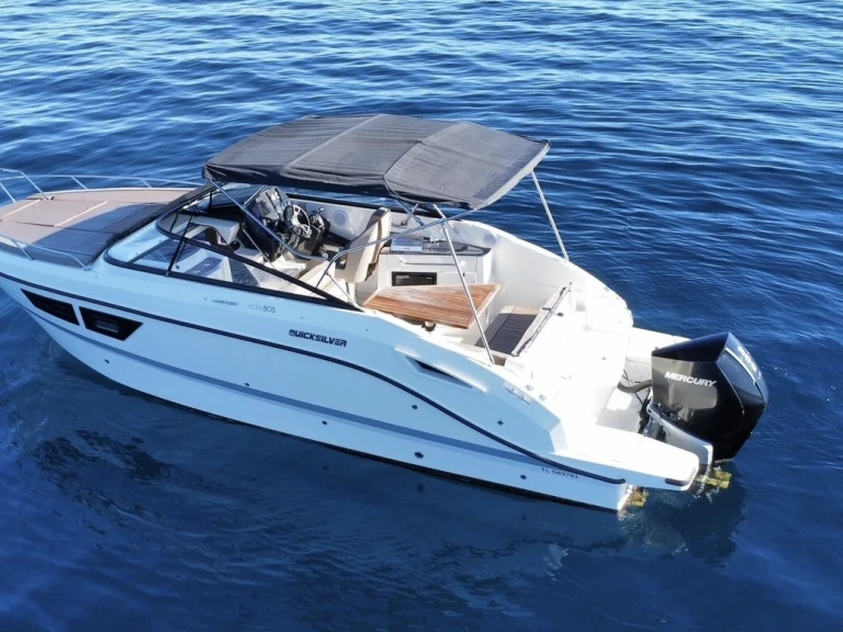 Wynajem łodzi La Rochelle tanio Activ 805 Cruiser
