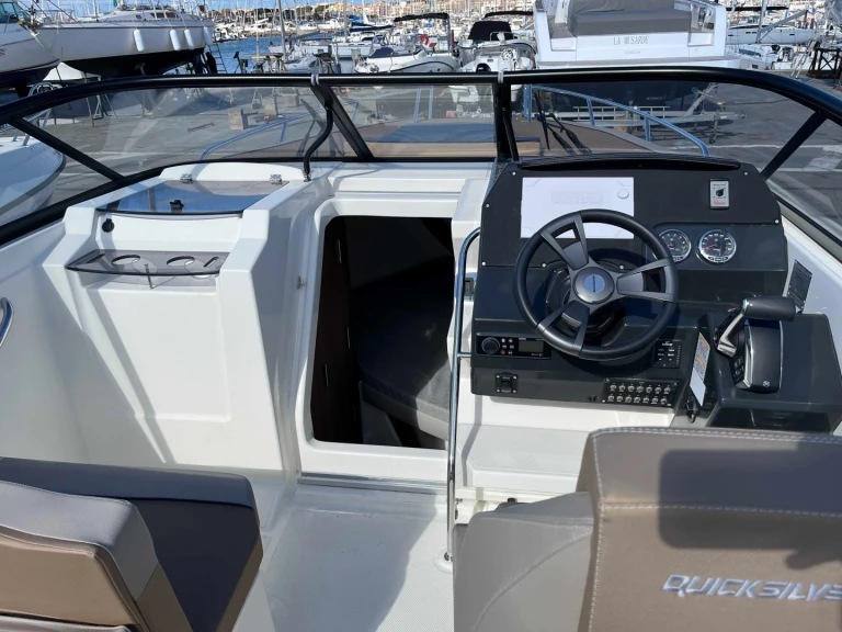 Wynajem łodzi Quicksilver Activ 805 Cruiser w La Rochelle na SamBoat 