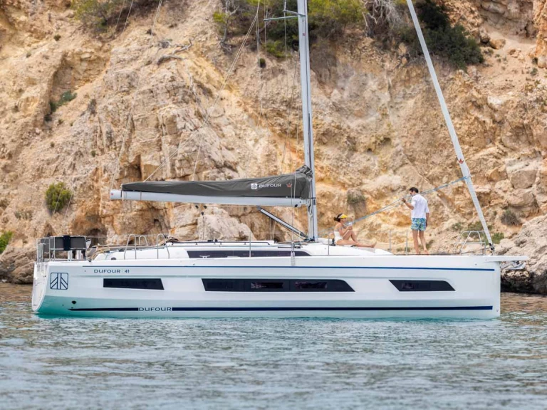 Dufour Dufour 41 Performance między profesjonalistami a osobami prywatnymi w Trogir