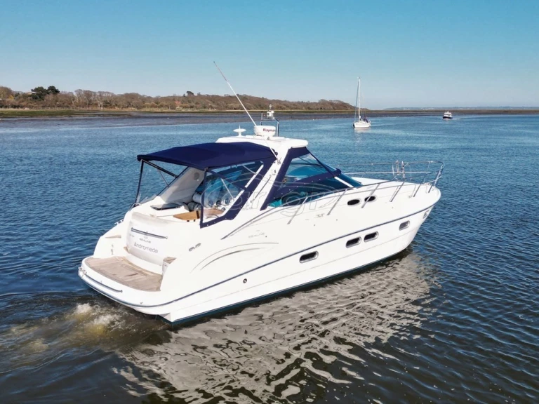 Sealine Sealine S38 między profesjonalistami a osobami prywatnymi w Rhodes (City)