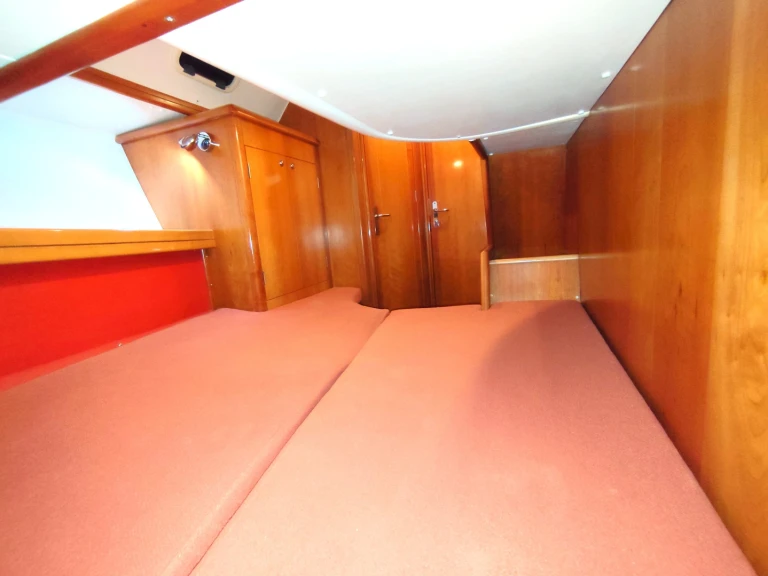 Alfa Sailing Yachts Alfa 51 między profesjonalistami a osobami prywatnymi w Paros (wyspa)
