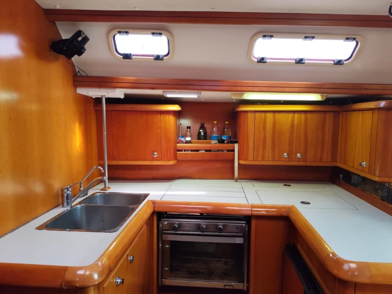 Alfa Sailing Yachts Alfa 51 między profesjonalistami a osobami prywatnymi w Paros (wyspa)