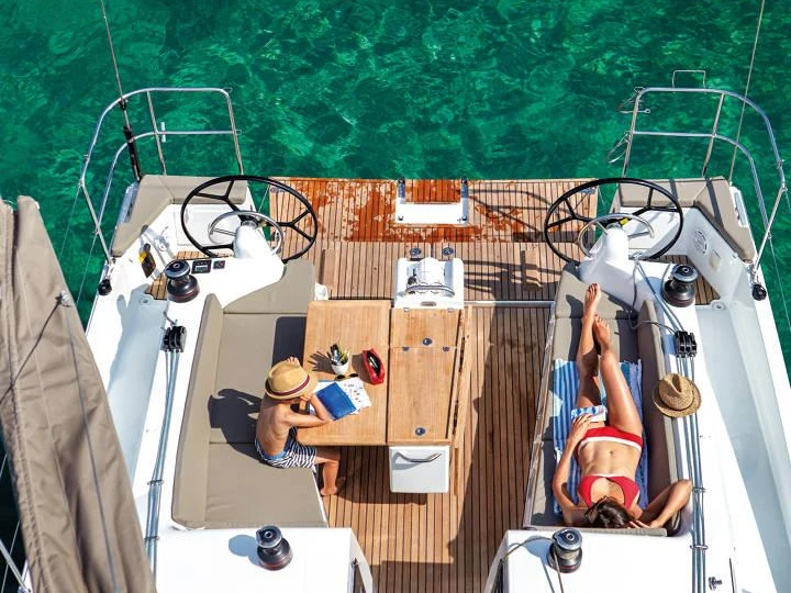 Żaglowiec do wynajmu w Marina deportiva de Menorca w najlepszej cenie