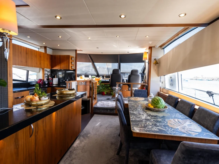 Wynajem łodzi Sunseeker Manhattan 73 w San Ġiljan na SamBoat 