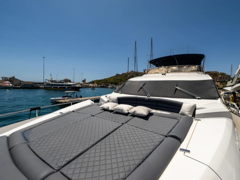 Luksusowy jacht do wynajmu w San Ġiljan w najlepszej cenie