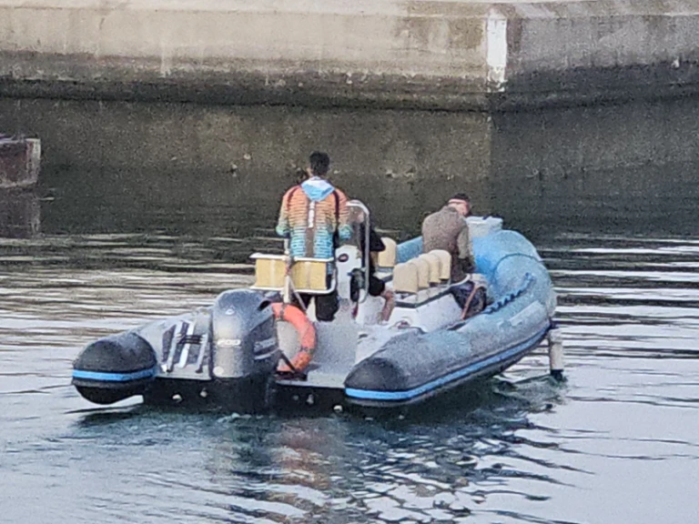 Wynajmij COBRA RIB 755 w Cádiz