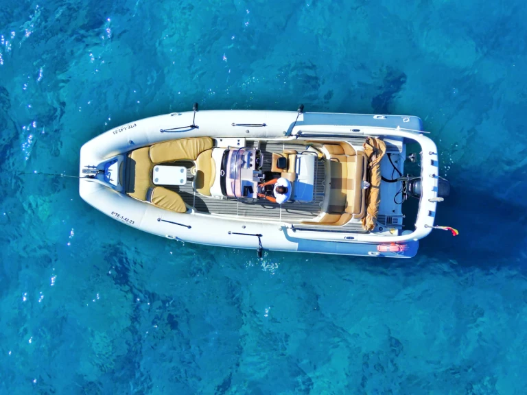 Wynajem łodzi Zodiac Medline 850 w Santa Cruz de Tenerife na SamBoat 