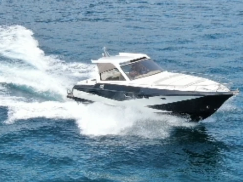 Wynajmij Ferretti Altura 39 w Salerno
