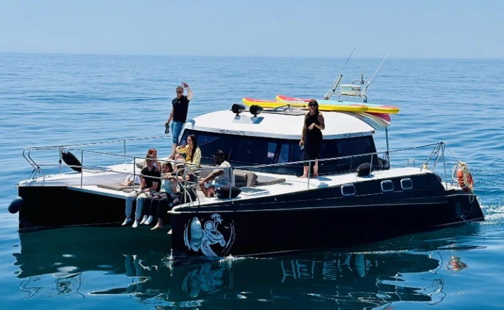 Wynajmij Katamaran z lub bez skippera Aventura w Benalmádena Costa
