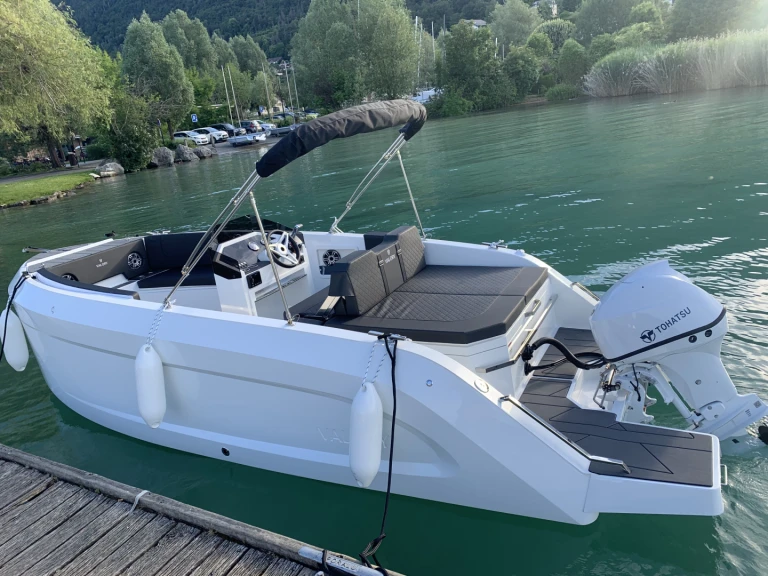 Wynajem Motorówka w Annecy - Valory V620