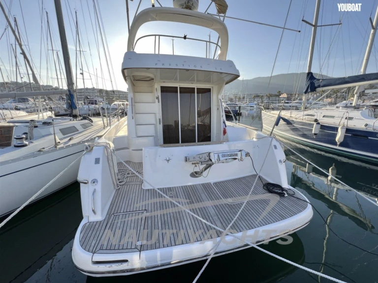 Wynajem łodzi Marsylia tanio Prestige 36