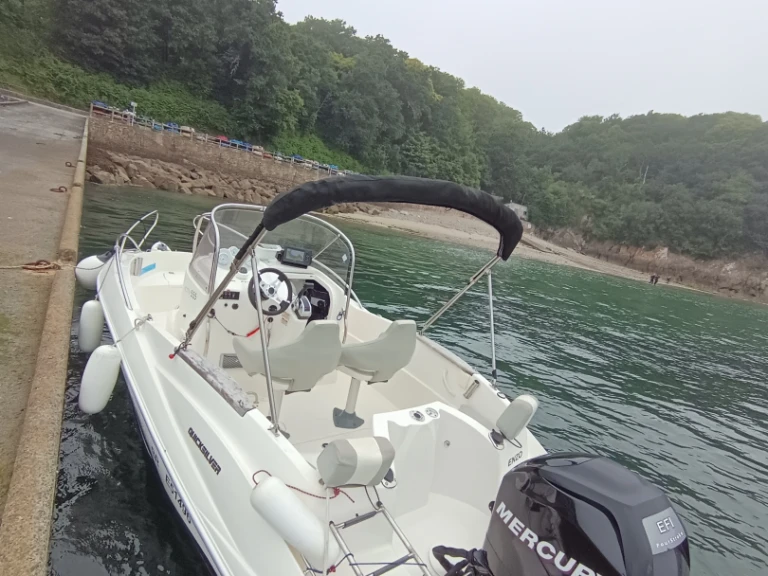 Wynajmij Quicksilver Activ 555 Open w Brest