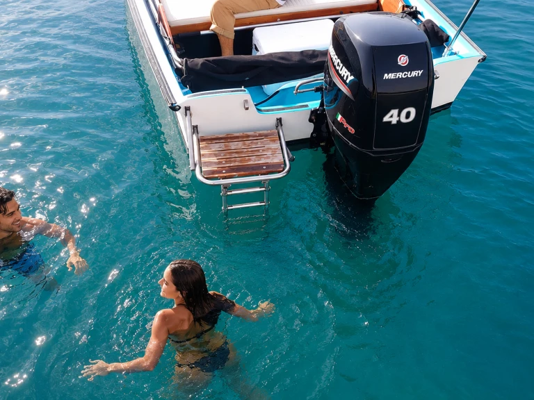 Wynajem Motorówka w Aci Trezza - Boston Whaler Boston Whaler 17