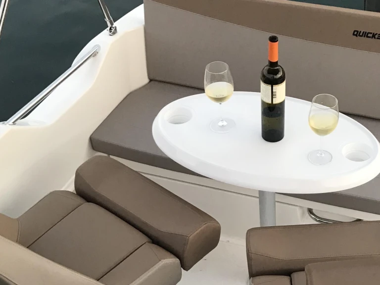 Wynajmij Quicksilver Quicksilver 605 Sundeck w Cannes