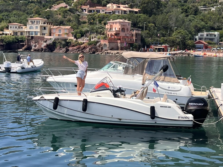 Wynajem łodzi Cannes tanio Quicksilver 605 Sundeck