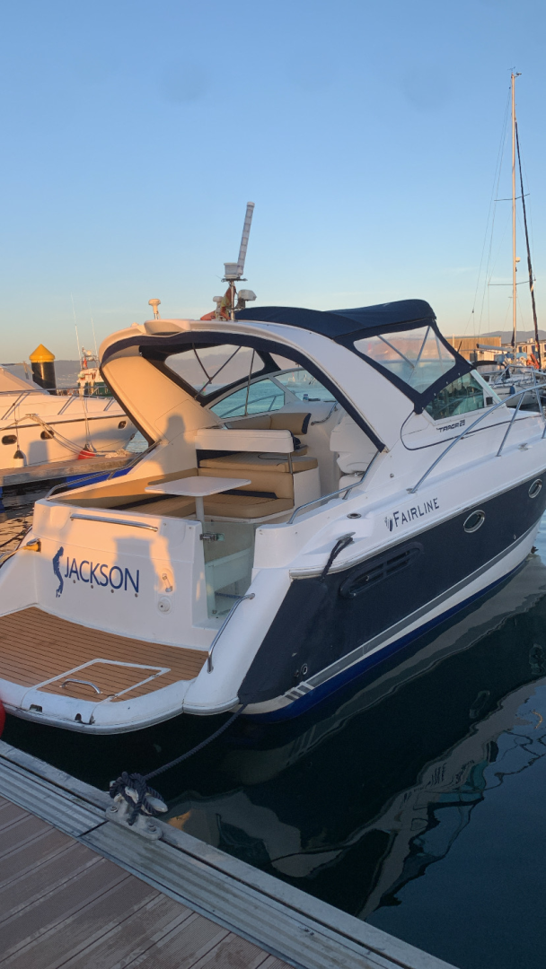 Wynajmij Motorówka z lub bez skippera Fairline w Portonovo