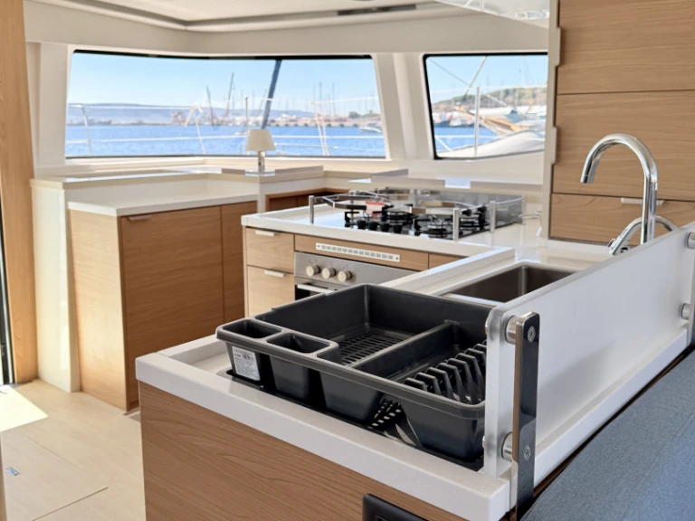 Wynajem w Lavrio- Bali Bali 4.8 (4 cab +1) na SamBoat
