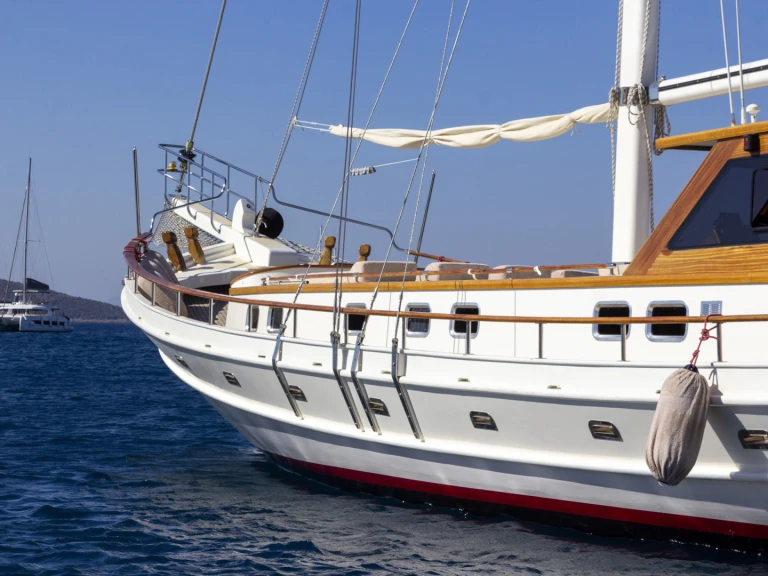 Custom Made Mürvet Hanim między profesjonalistami a osobami prywatnymi w Bodrum
