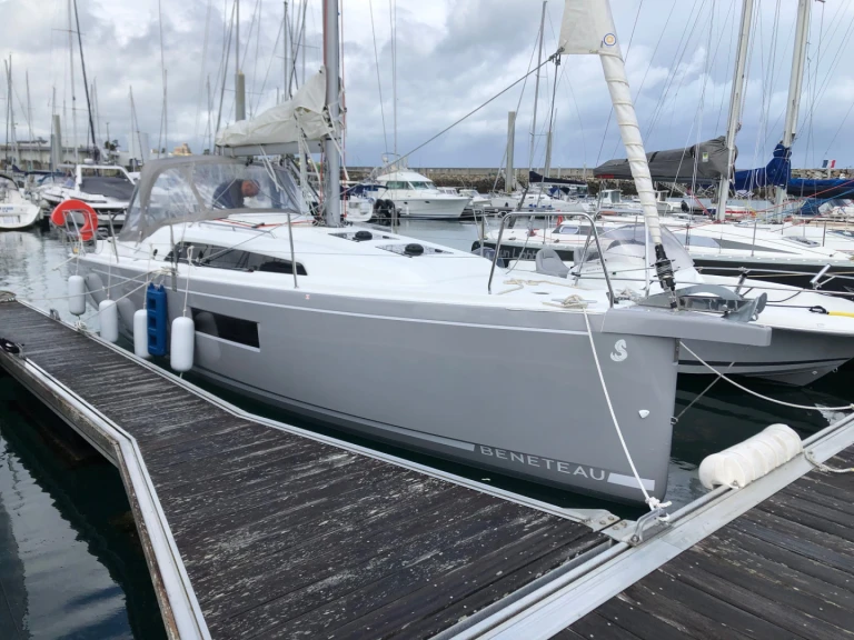 Wynajmij Bénéteau Oceanis 30.1 w Port de Trébeurden