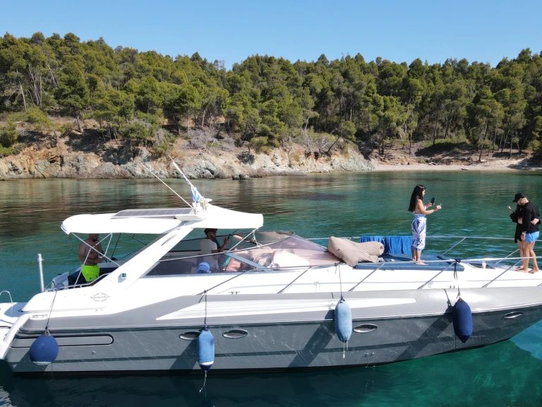 Sunseeker Martinique 39 między profesjonalistami a osobami prywatnymi w Pefkochóri