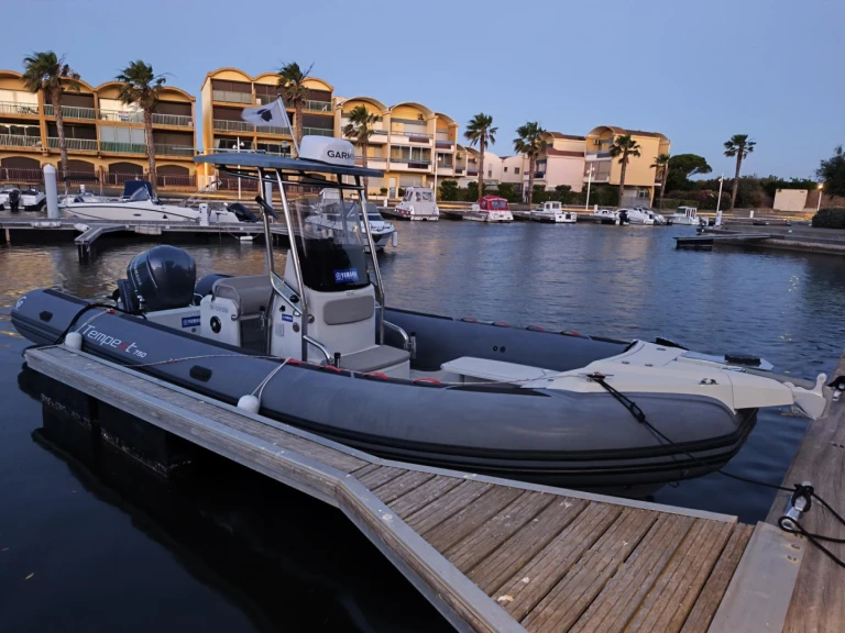 Wynajem łodzi Gruissan tanio Tempest 750