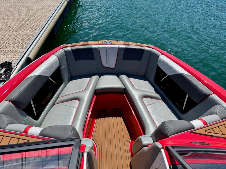 Wynajmij Nautique Correct Craft g21 w Aix-les-Bains