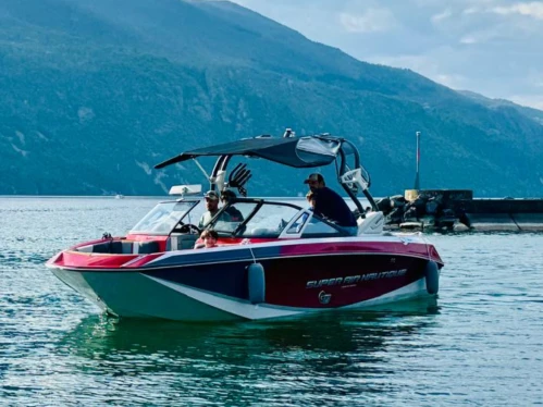 Wynajem Motorówka w Aix-les-Bains - Nautique Correct Craft g21