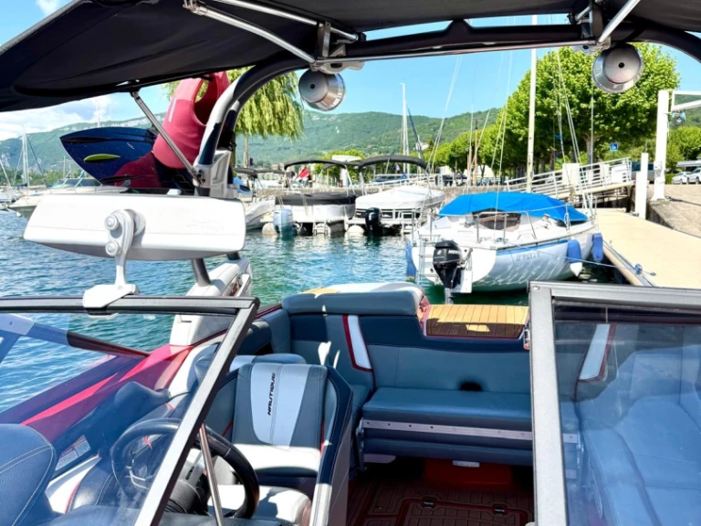 Wynajem łodzi Nautique Correct Craft g21 w Aix-les-Bains na SamBoat 