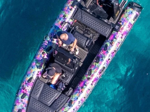 Wynajem łodzi Le Brusc tanio OCEAN SKULL AL650