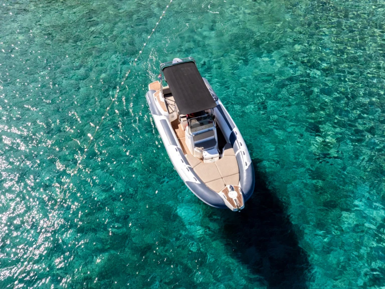 Wynajmij Marlin Boat 790 Pro Dynamic w Hvar