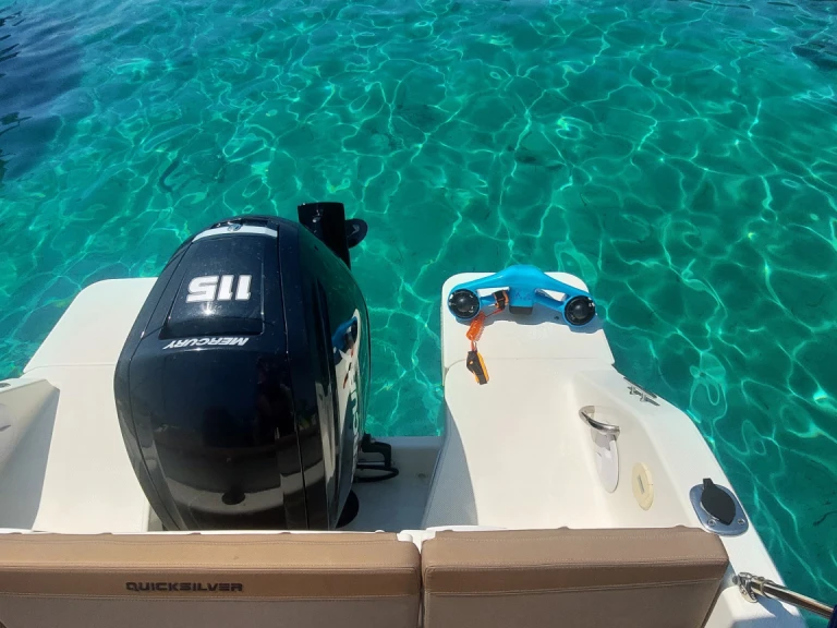 Wynajmij Quicksilver Activ 555 Open w Mandelieu-la-Napoule