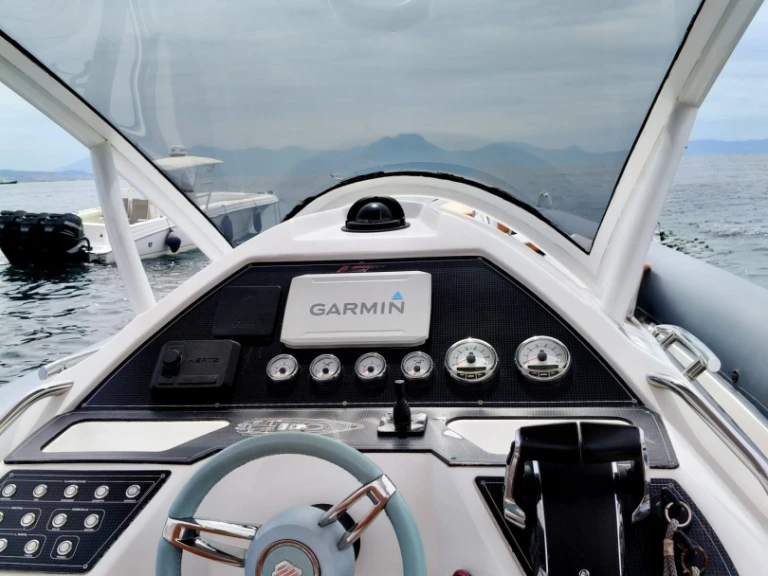 Wynajem Łódż półsztywna Panamera Yacht z patentem 