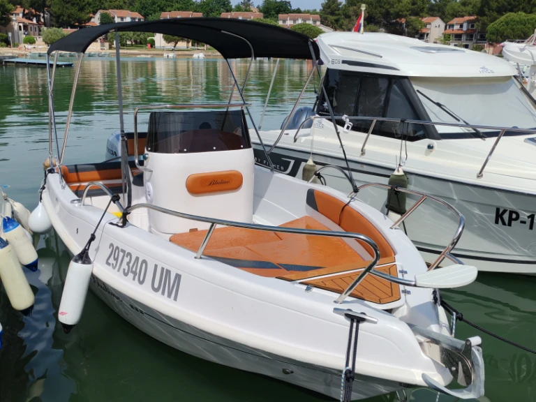 Wynajem łodzi Bluline Bluline 19 Ft Open w Umag na SamBoat 