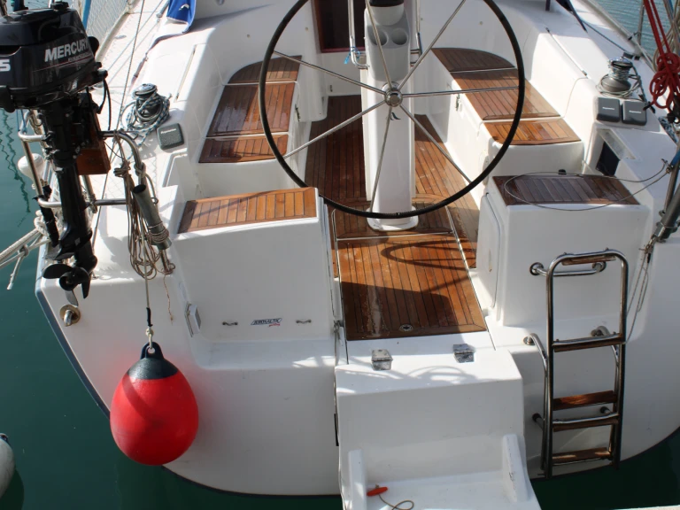 Wynajmij Hanse 370e  w Torrevieja