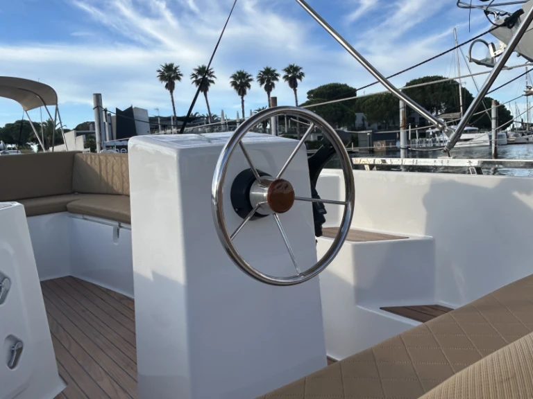 Wynajem łodzi Port-Camargue tanio SYLVER YACHT