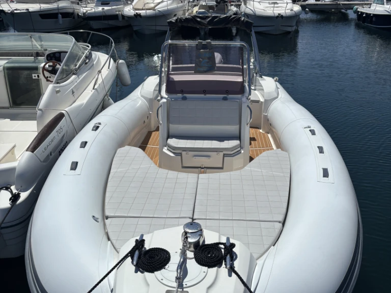 Motorówka do wynajmu w Les Issambres w najlepszej cenie
